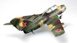 HOBBY BOSS MiG-15UTI Mid get