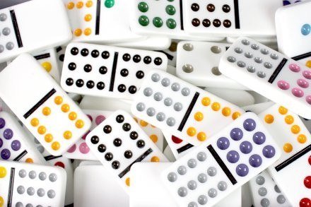 Domino dwunastkowe w puszce, Tactic, gra logiczna dla seniora, trening umysłu