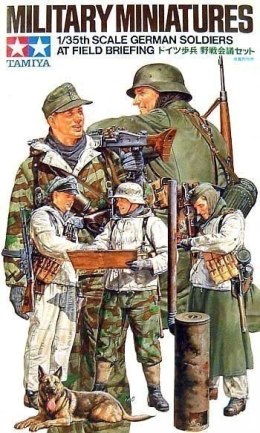 1/35 German Soldiers at Field Briefing