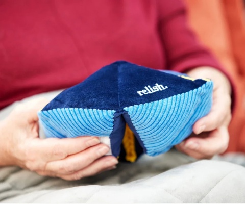 Sensoryczna zabawka antystresowa dla osób z demencją Tactile Turn, Relish.