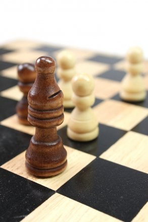 Gry 5 w 1 - szachy, warcaby, backgammon, kółko krzyżyk, domino, Tactic