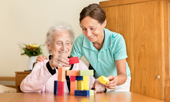 Klocki wspierające sprawność manualną seniorów [TOP5]