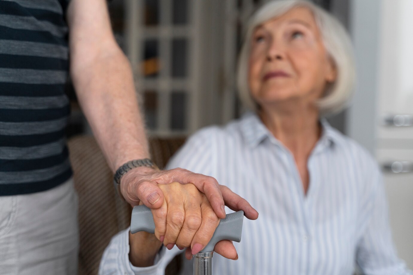 Pomoce sensoryczne i antystresowe marki Relish dla niespokojnych rąk seniorów z demencją