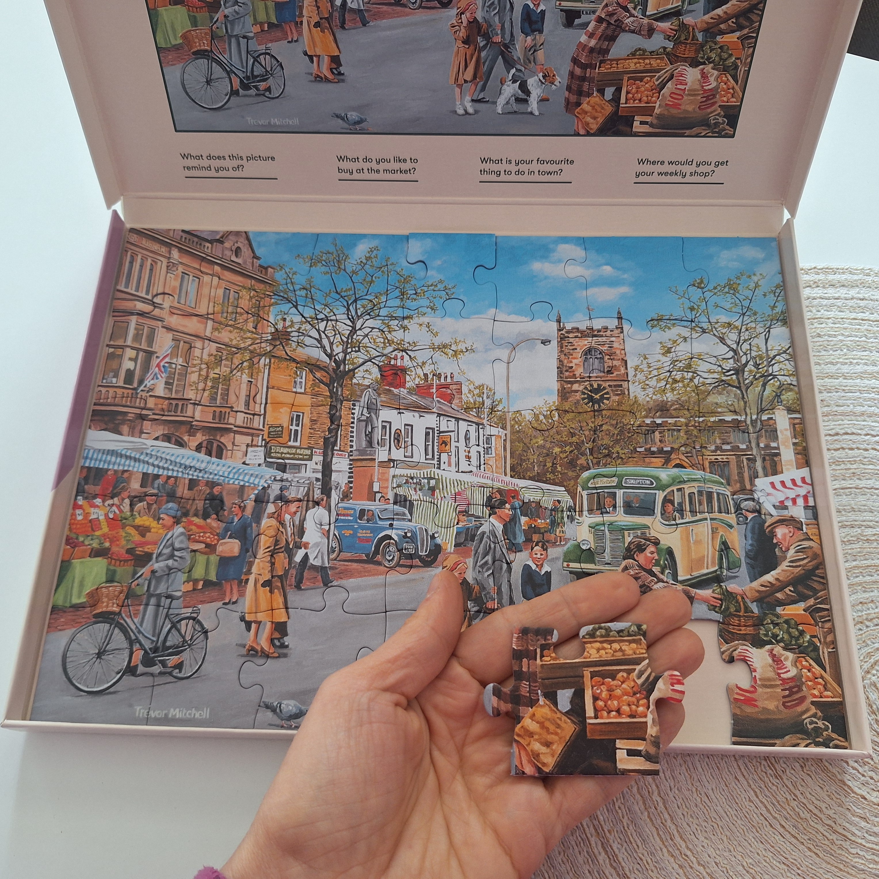 Jesienne aktywności dla senior&oacute;w - układanie puzzli